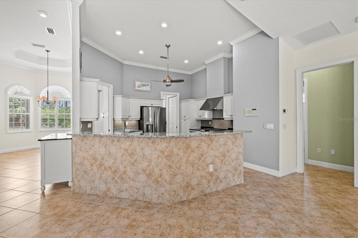 4364 CORSO VENETIA BOULEVARD — photo 21 of 92