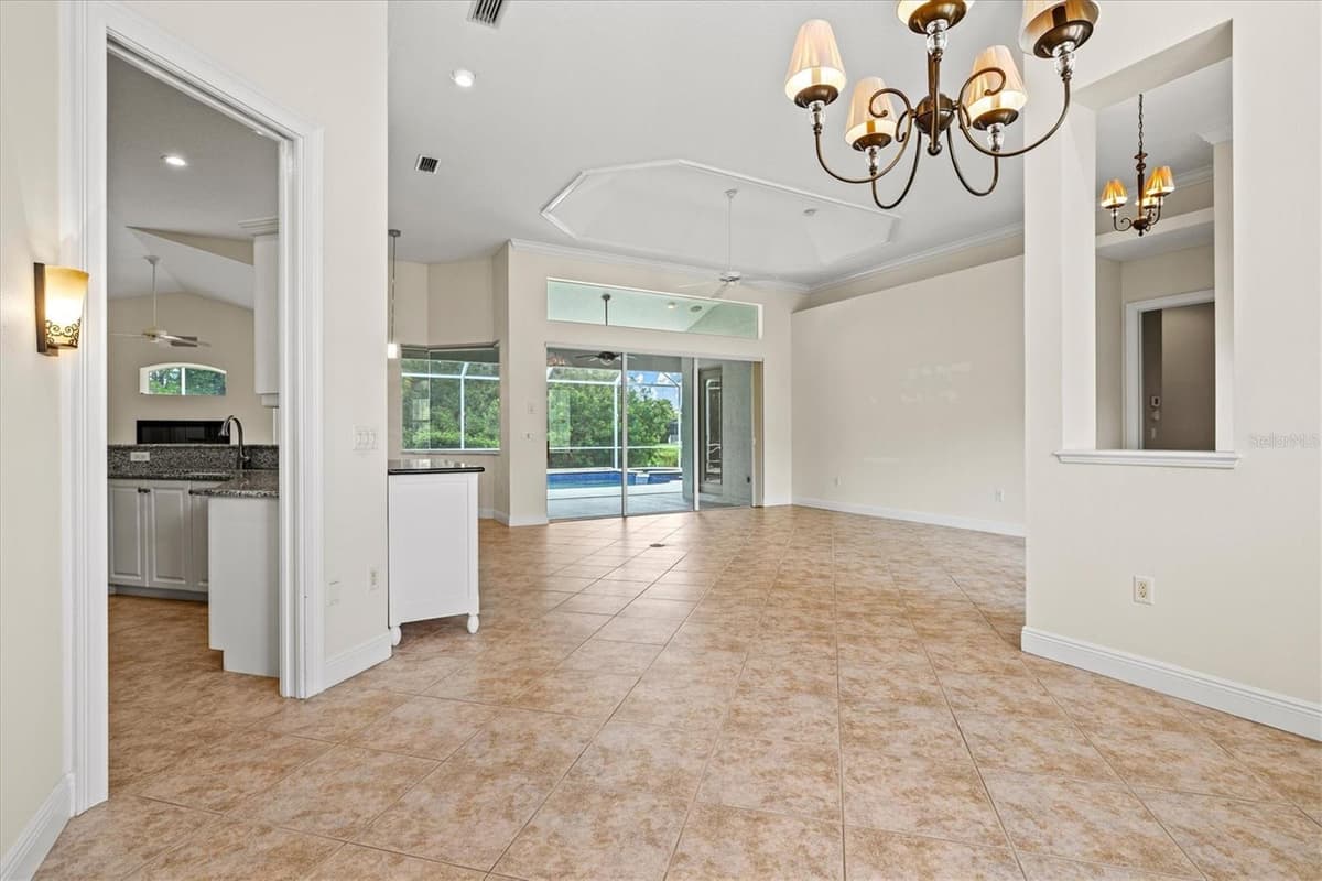 4364 CORSO VENETIA BOULEVARD — photo 12 of 92