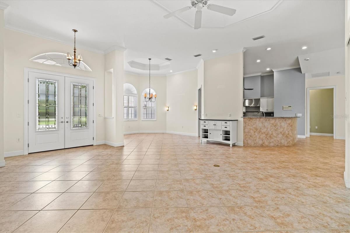 4364 CORSO VENETIA BOULEVARD — photo 20 of 92