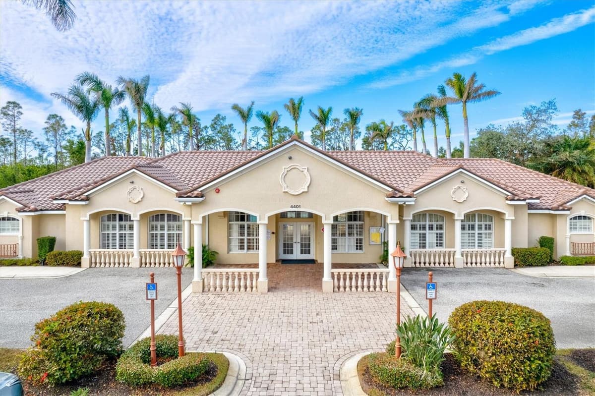 4364 CORSO VENETIA BOULEVARD — photo 86 of 92