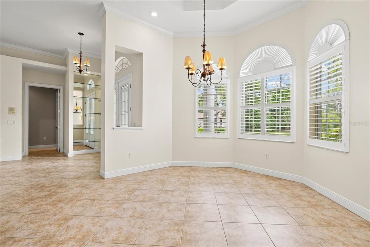 4364 CORSO VENETIA BOULEVARD — photo 11 of 92