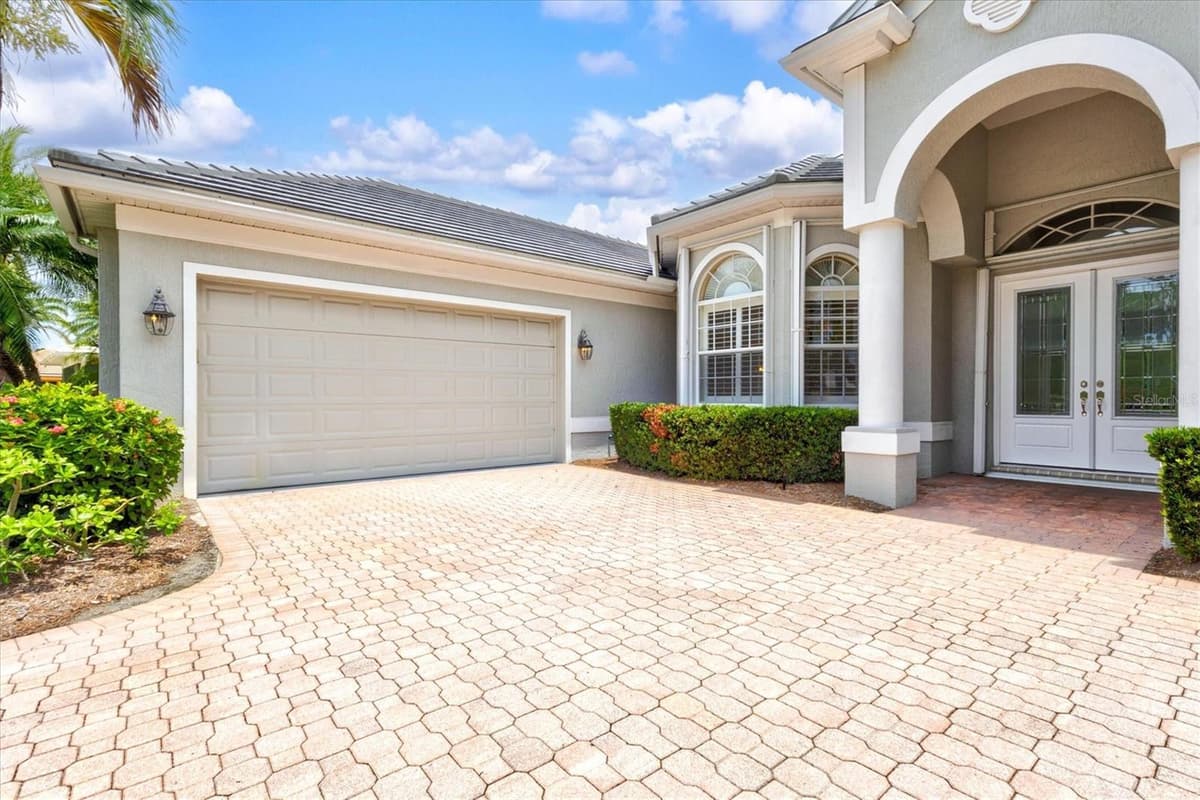 4364 CORSO VENETIA BOULEVARD — photo 6 of 92