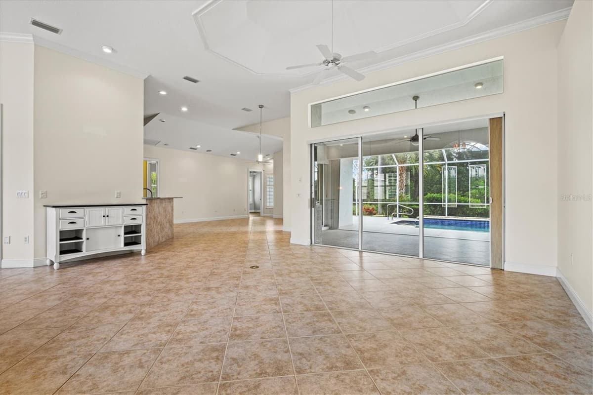 4364 CORSO VENETIA BOULEVARD — photo 13 of 92