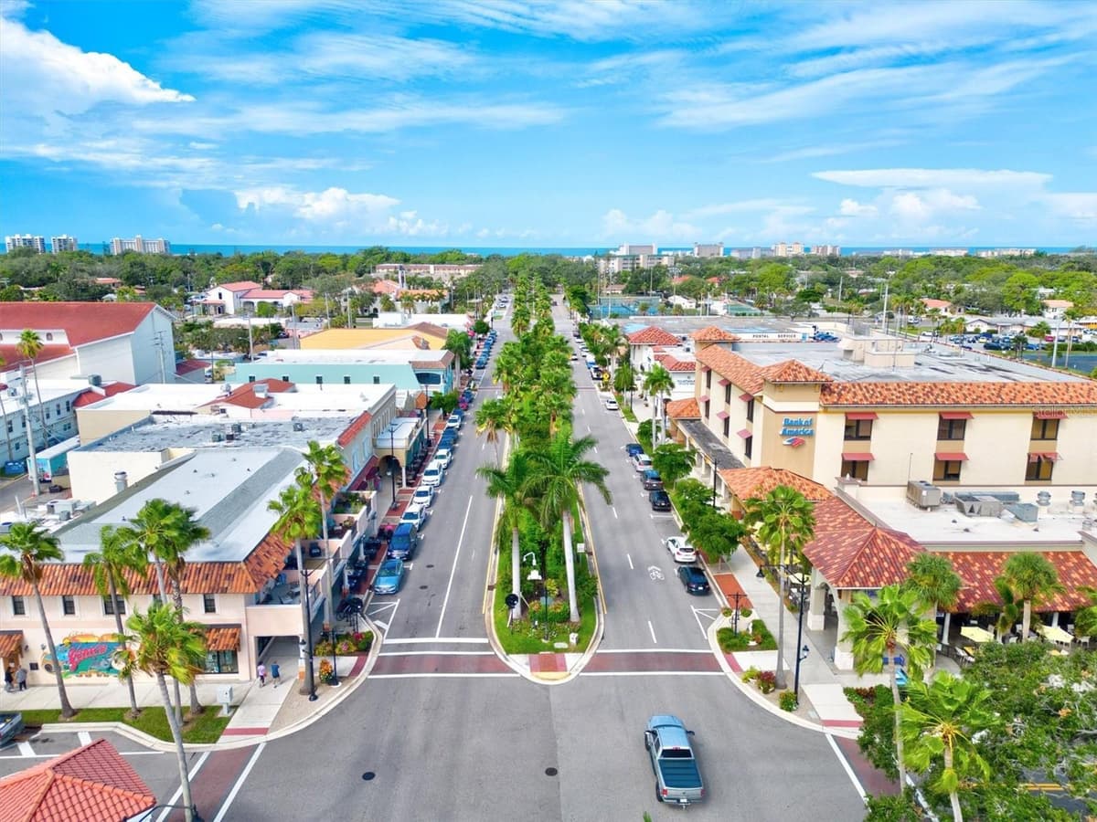 4364 CORSO VENETIA BOULEVARD — photo 91 of 92