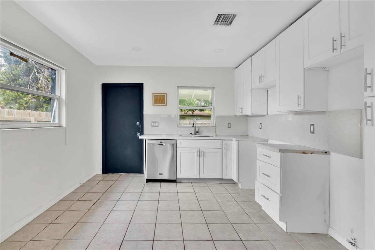 315 E STREET — photo 10 of 22