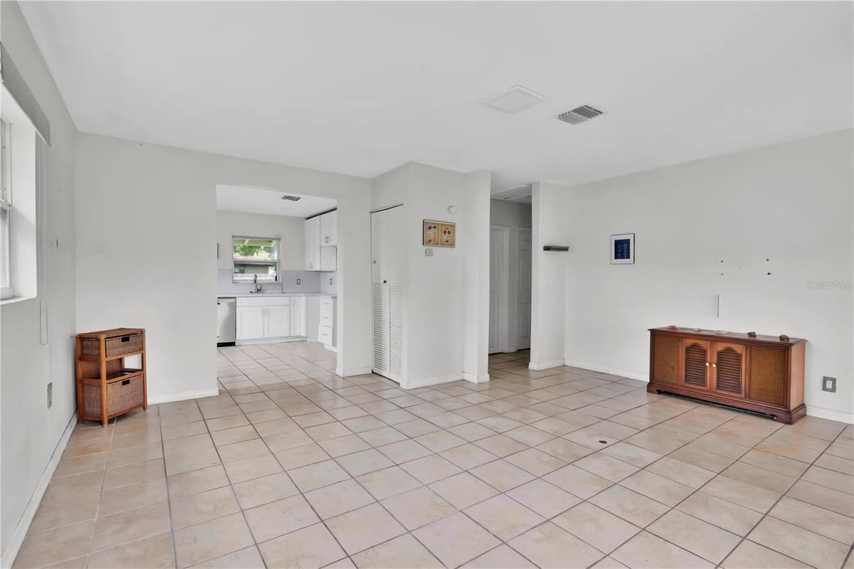 315 E STREET — photo 13 of 22