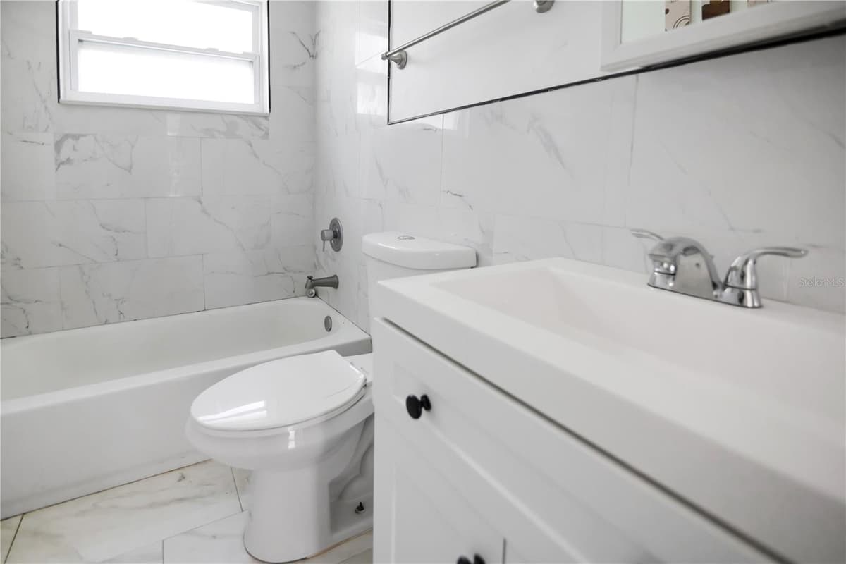 315 E STREET — photo 17 of 22