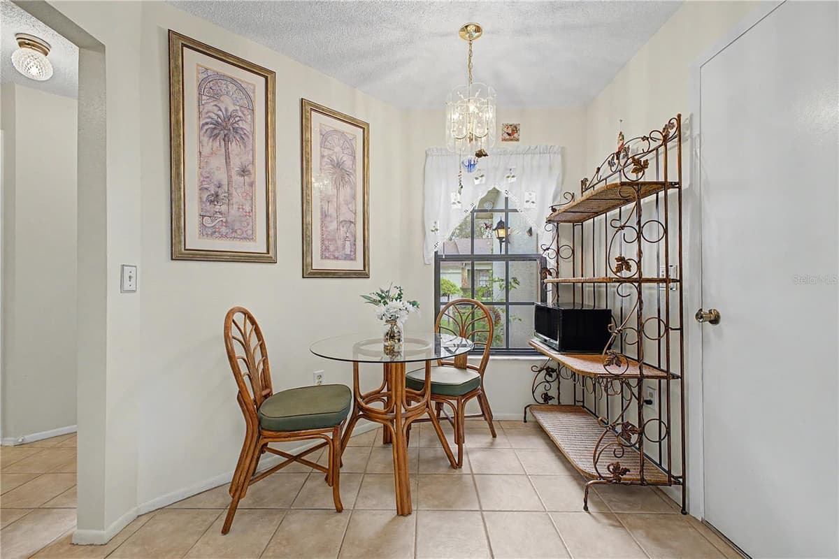 6591 BRAMBLELEAF DRIVE — photo 8 of 45