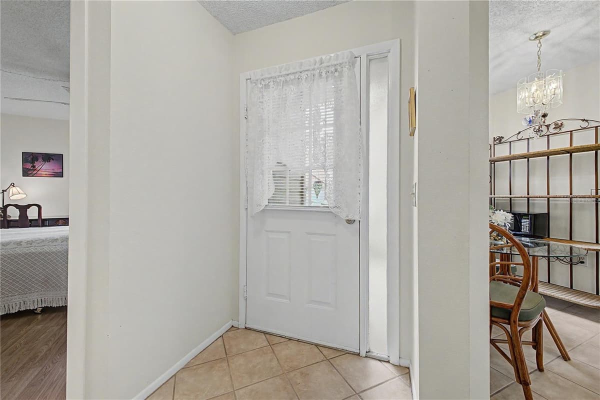 6591 BRAMBLELEAF DRIVE — photo 7 of 45
