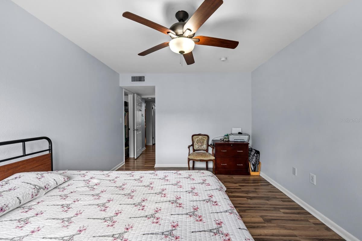 875 VILLAGE DRIVE — photo 15 of 33
