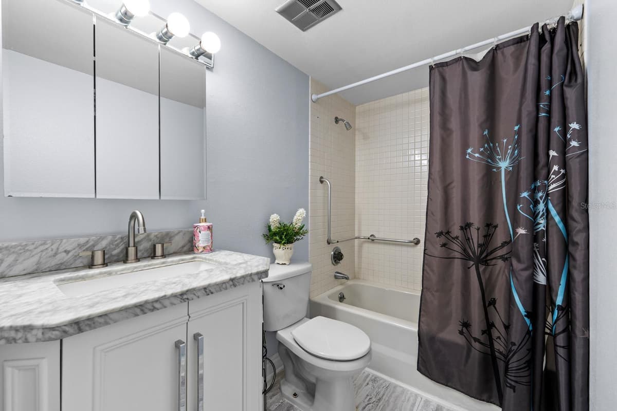 875 VILLAGE DRIVE — photo 16 of 33