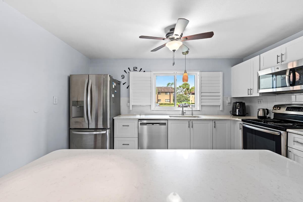 875 VILLAGE DRIVE — photo 10 of 33