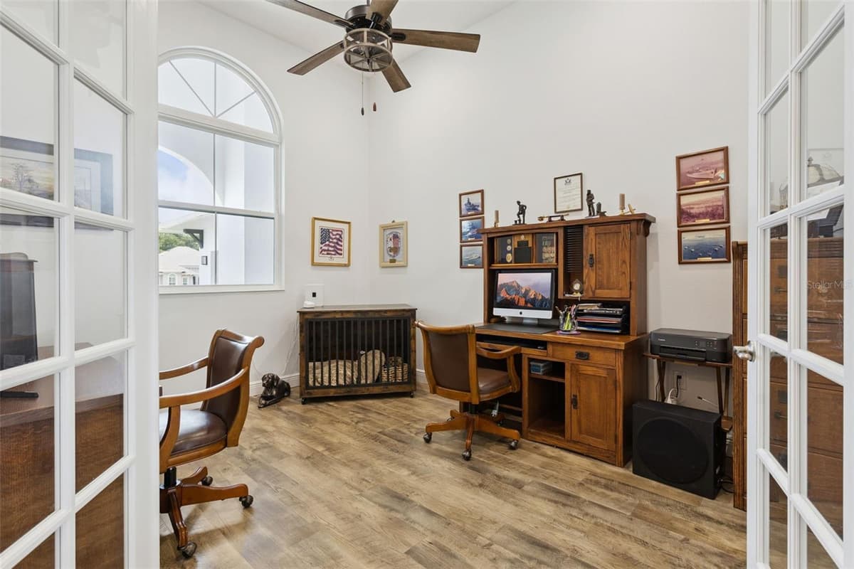 5141 GREENS DRIVE — photo 15 of 51