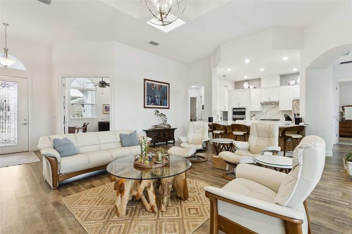 5141 GREENS DRIVE — photo 7 of 51