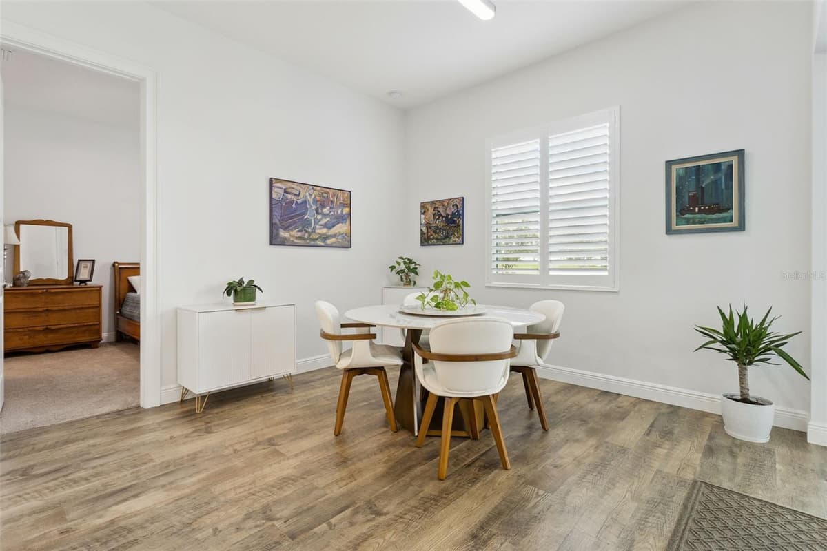 5141 GREENS DRIVE — photo 11 of 51