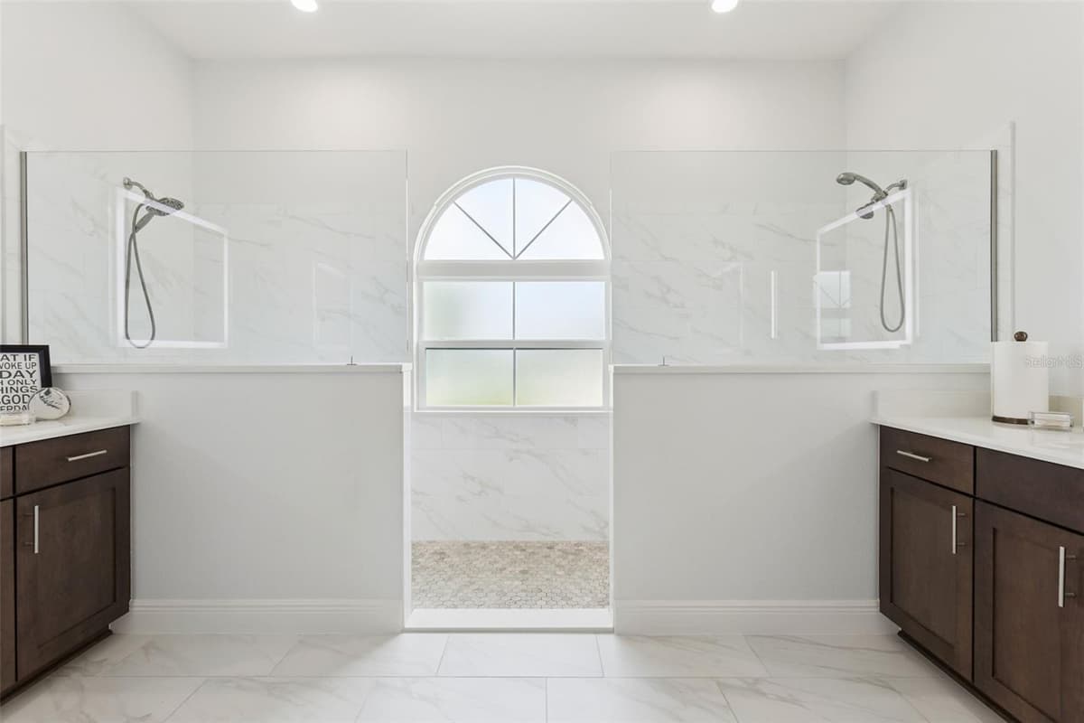 5141 GREENS DRIVE — photo 30 of 51