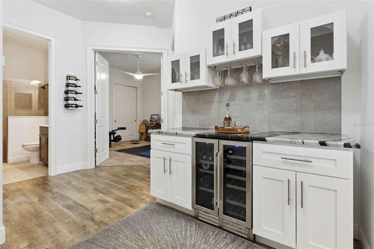 5141 GREENS DRIVE — photo 13 of 51