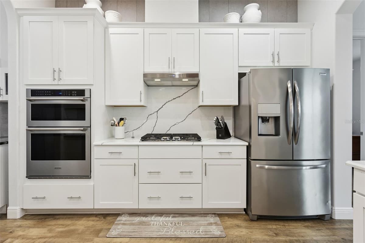 5141 GREENS DRIVE — photo 14 of 51