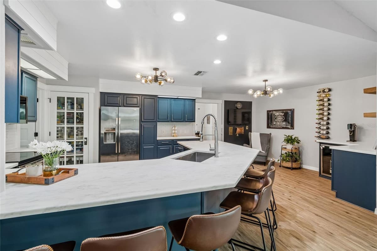 3607 LITHIA RIDGE BOULEVARD — photo 11 of 61