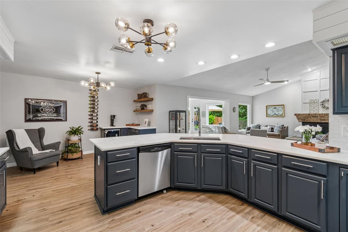 3607 LITHIA RIDGE BOULEVARD — photo 14 of 61