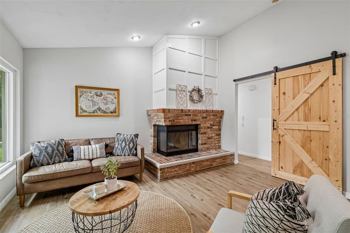 3607 LITHIA RIDGE BOULEVARD — photo 17 of 61