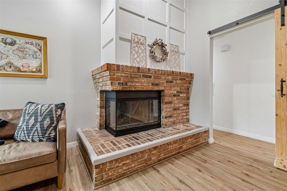 3607 LITHIA RIDGE BOULEVARD — photo 18 of 61