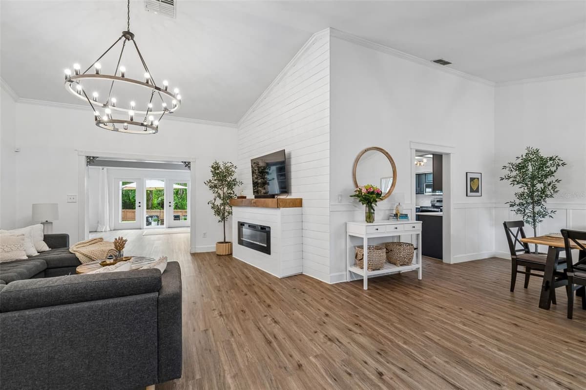 3607 LITHIA RIDGE BOULEVARD — photo 5 of 61