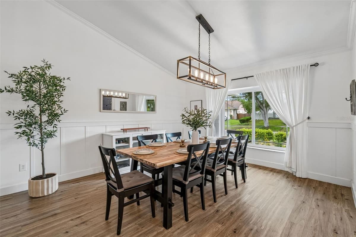 3607 LITHIA RIDGE BOULEVARD — photo 7 of 61
