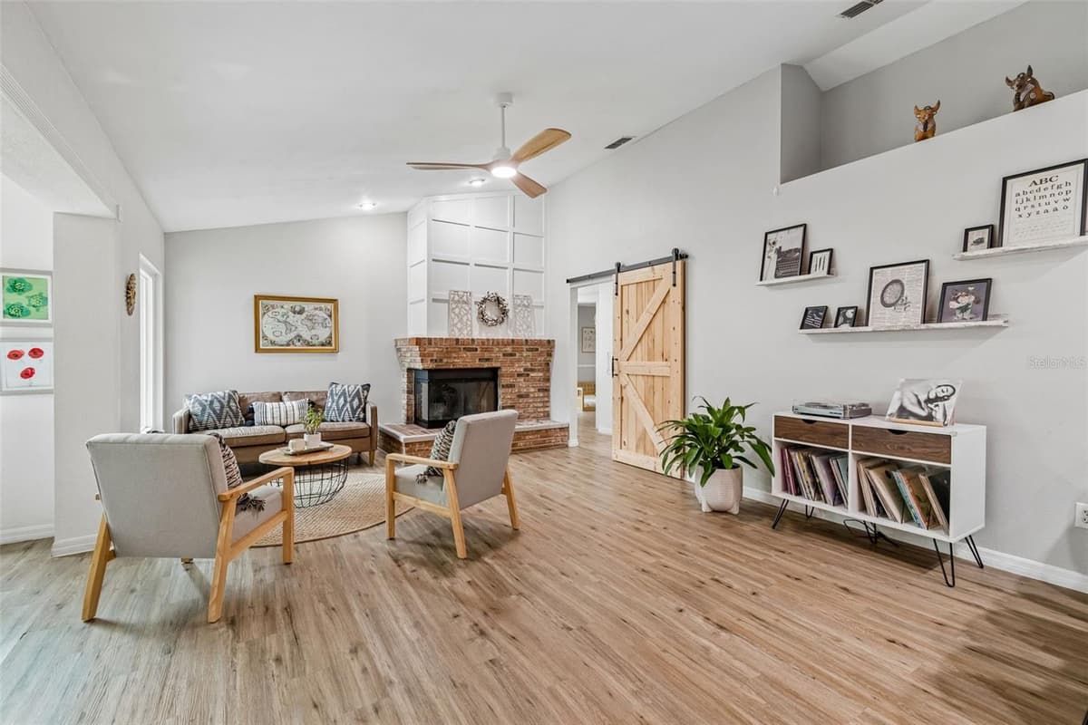 3607 LITHIA RIDGE BOULEVARD — photo 16 of 61