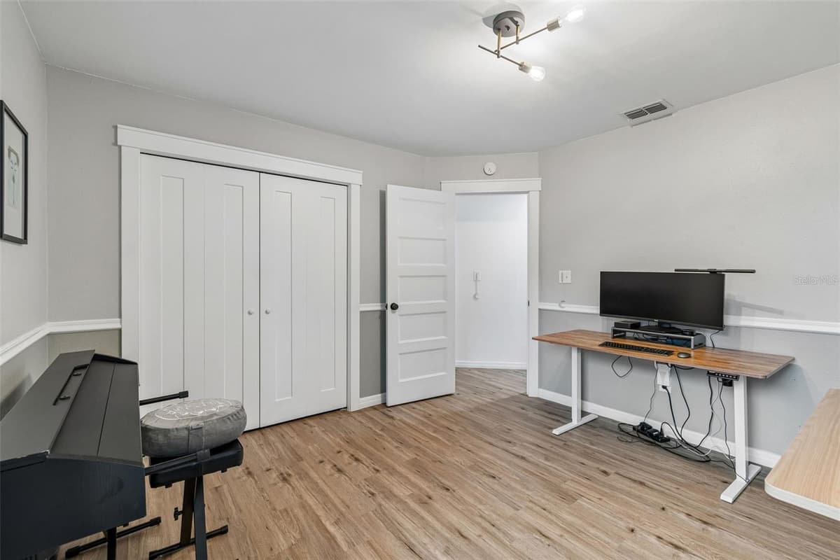 3607 LITHIA RIDGE BOULEVARD — photo 37 of 61