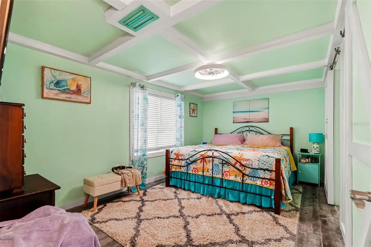 4315 STRATFIELD DRIVE — photo 14 of 24