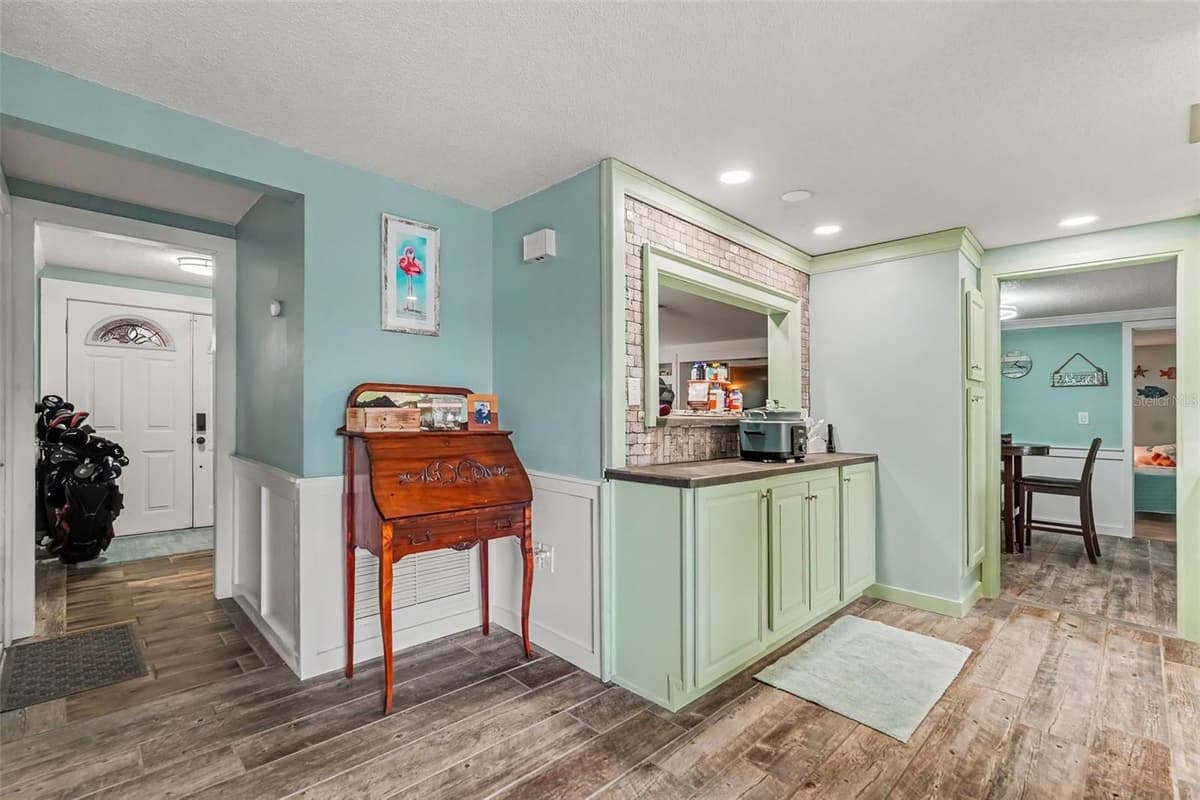 4315 STRATFIELD DRIVE — photo 5 of 24