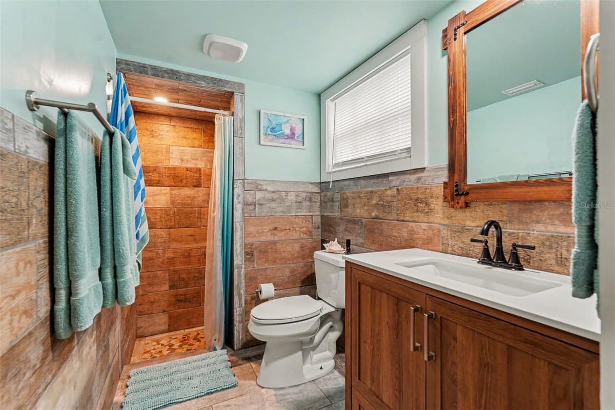 4315 STRATFIELD DRIVE — photo 19 of 24