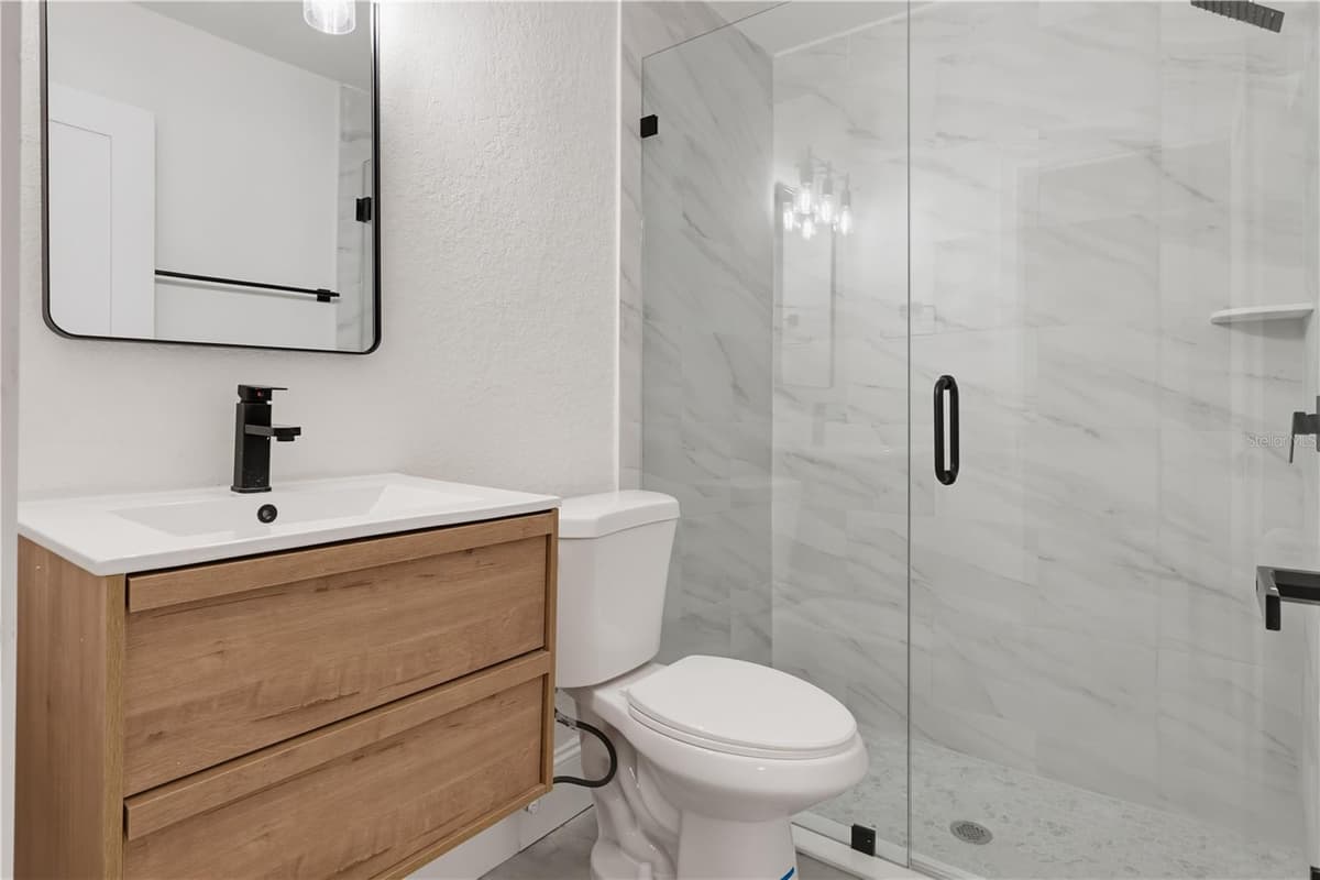 17 PINEWOOD CIRCLE — photo 43 of 66