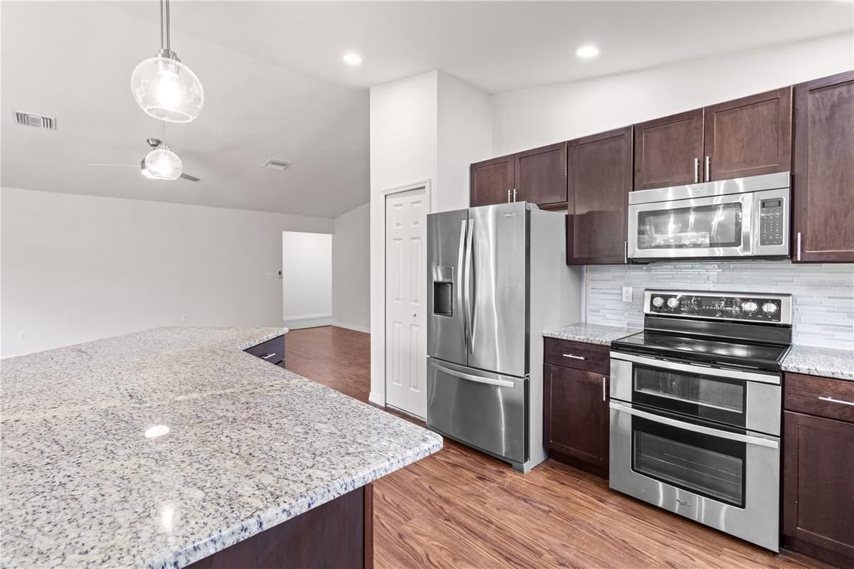 5011 LEON DRIVE — photo 11 of 31