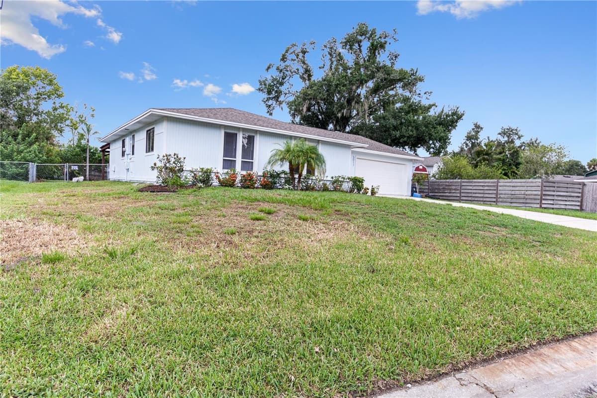 5011 LEON DRIVE — photo 3 of 31