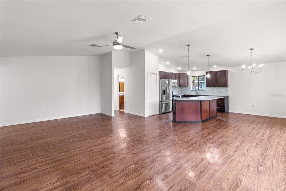 5011 LEON DRIVE — photo 7 of 31