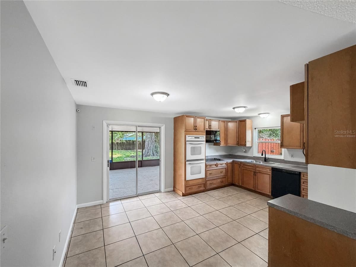 602 18TH STREET — photo 4 of 25