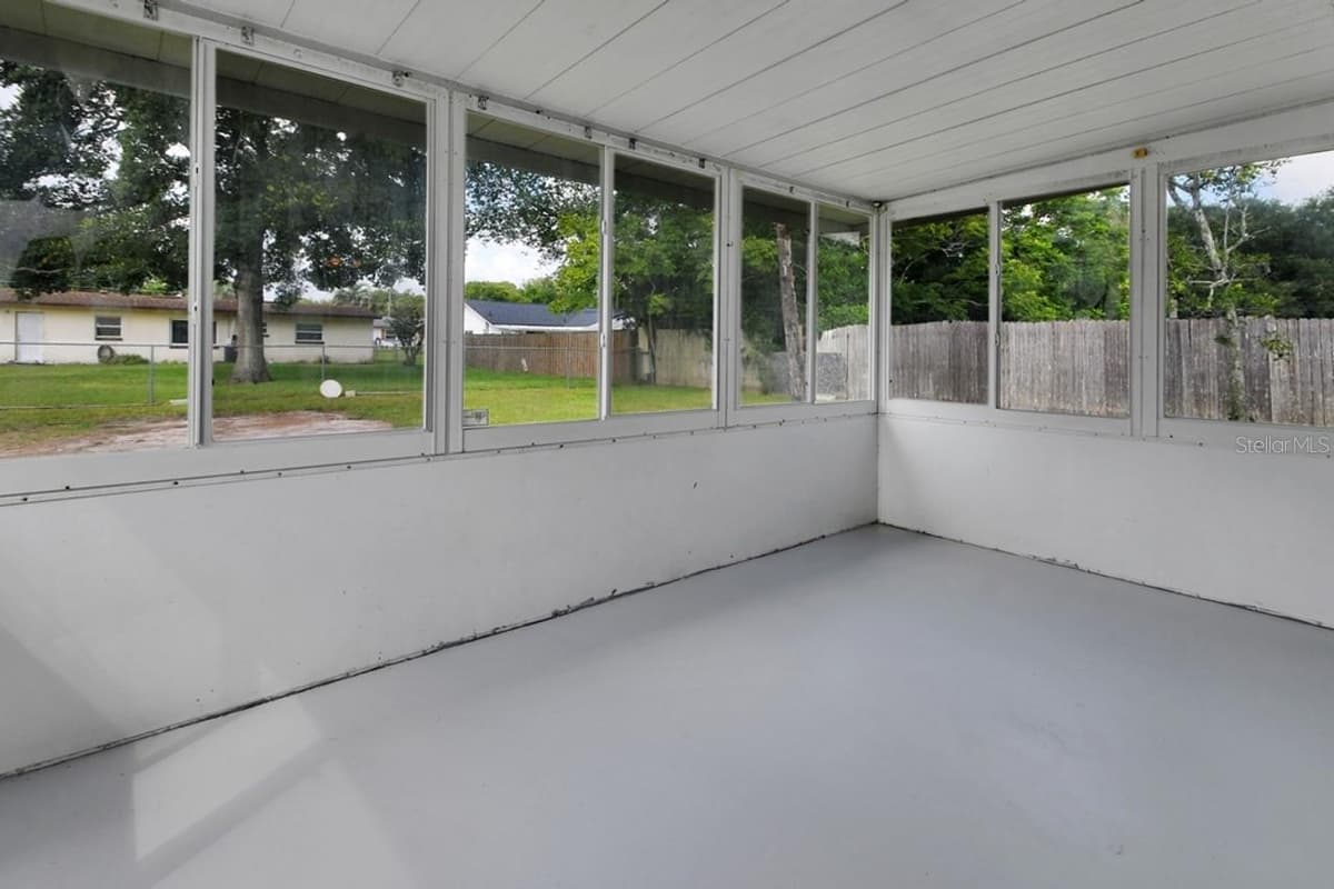 9 LARKSPUR LANE — photo 23 of 30