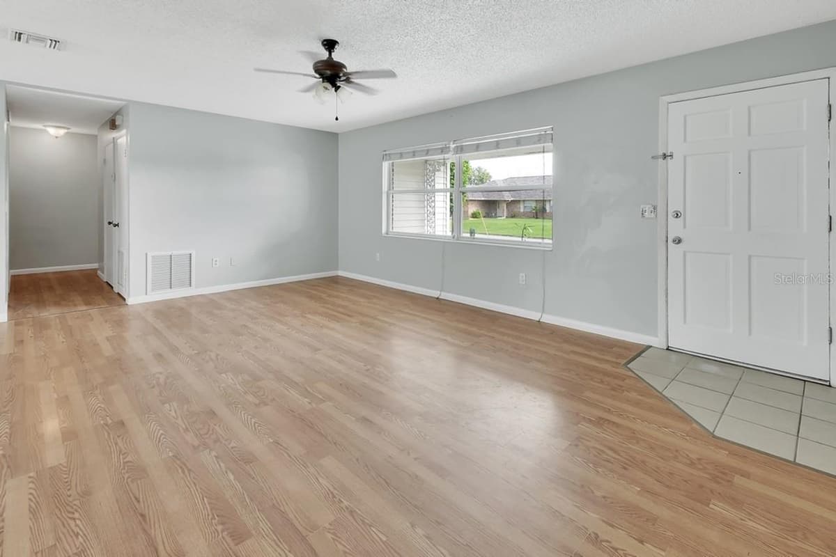 9 LARKSPUR LANE — photo 5 of 30