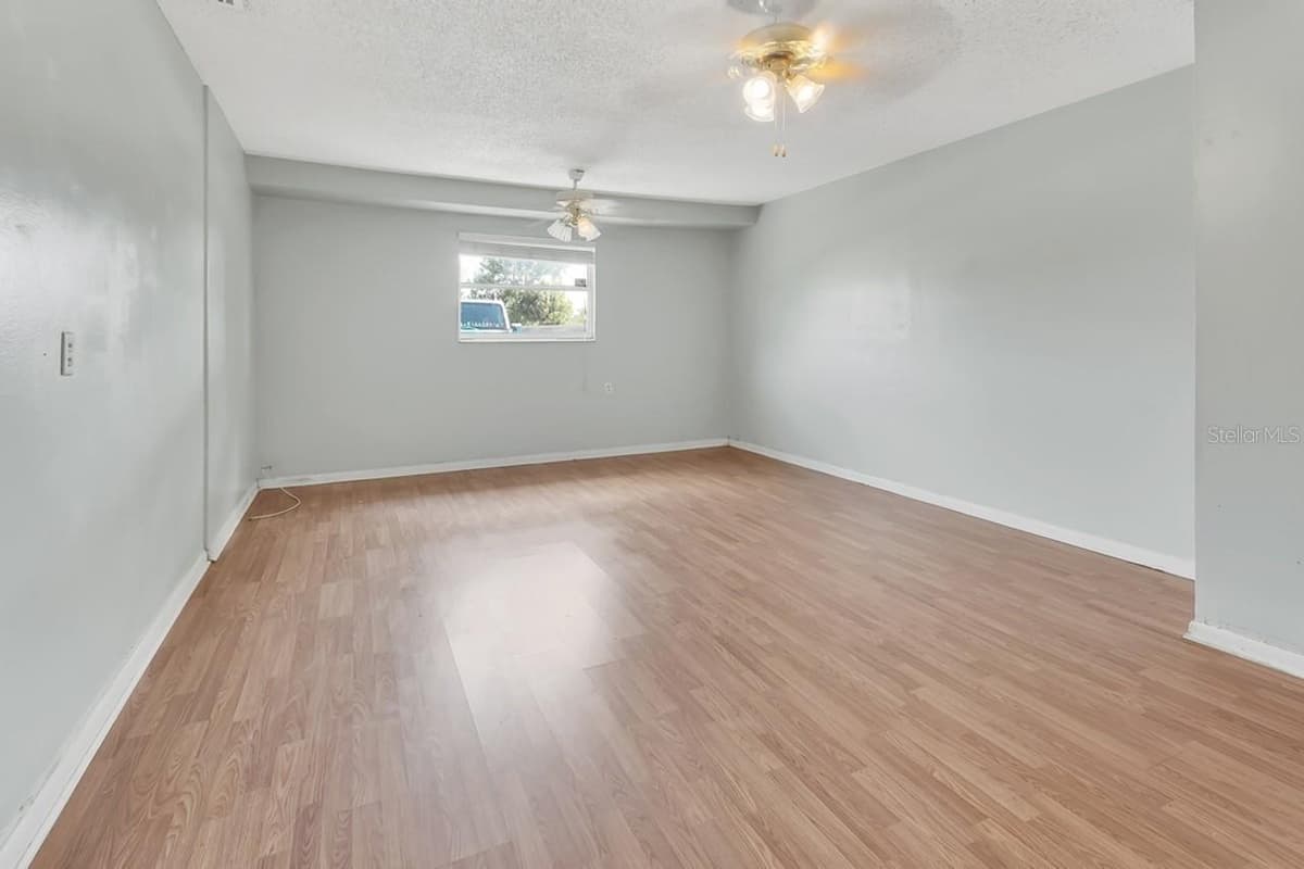 9 LARKSPUR LANE — photo 14 of 30