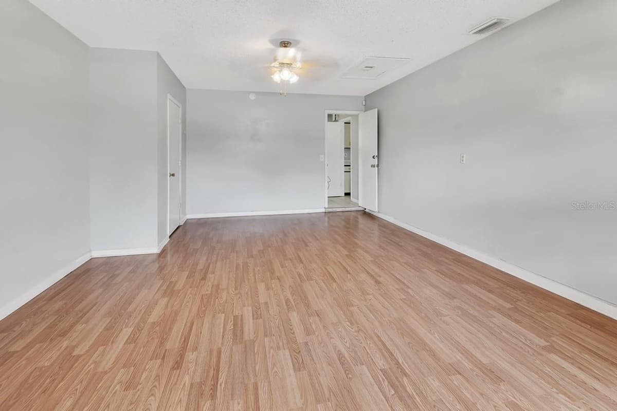 9 LARKSPUR LANE — photo 16 of 30