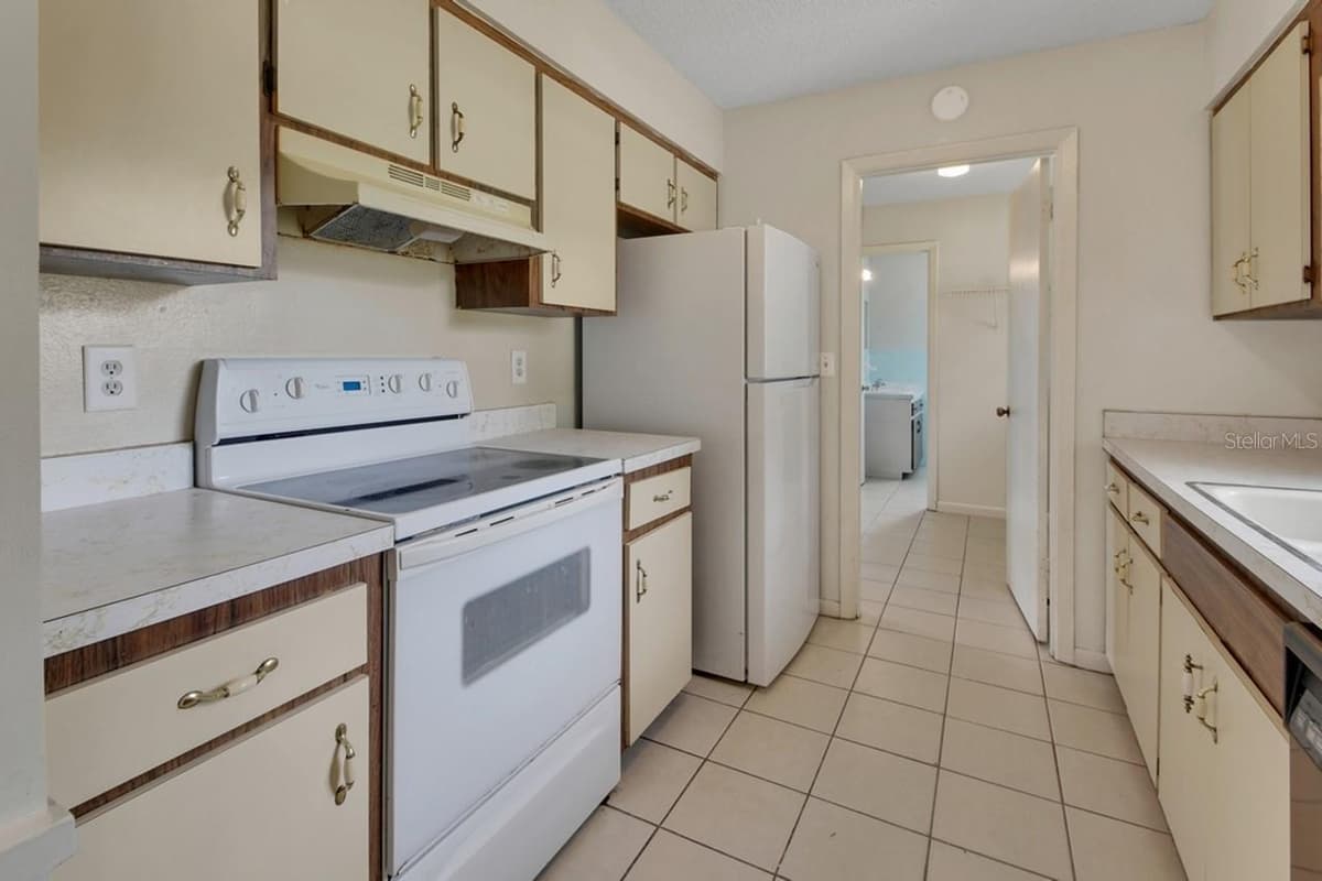 9 LARKSPUR LANE — photo 9 of 30