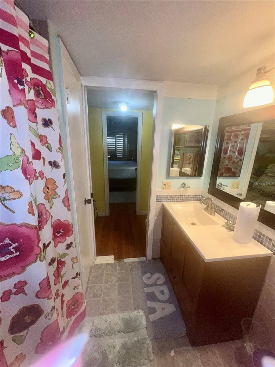 625 MIDWAY DRIVE — photo 17 of 23