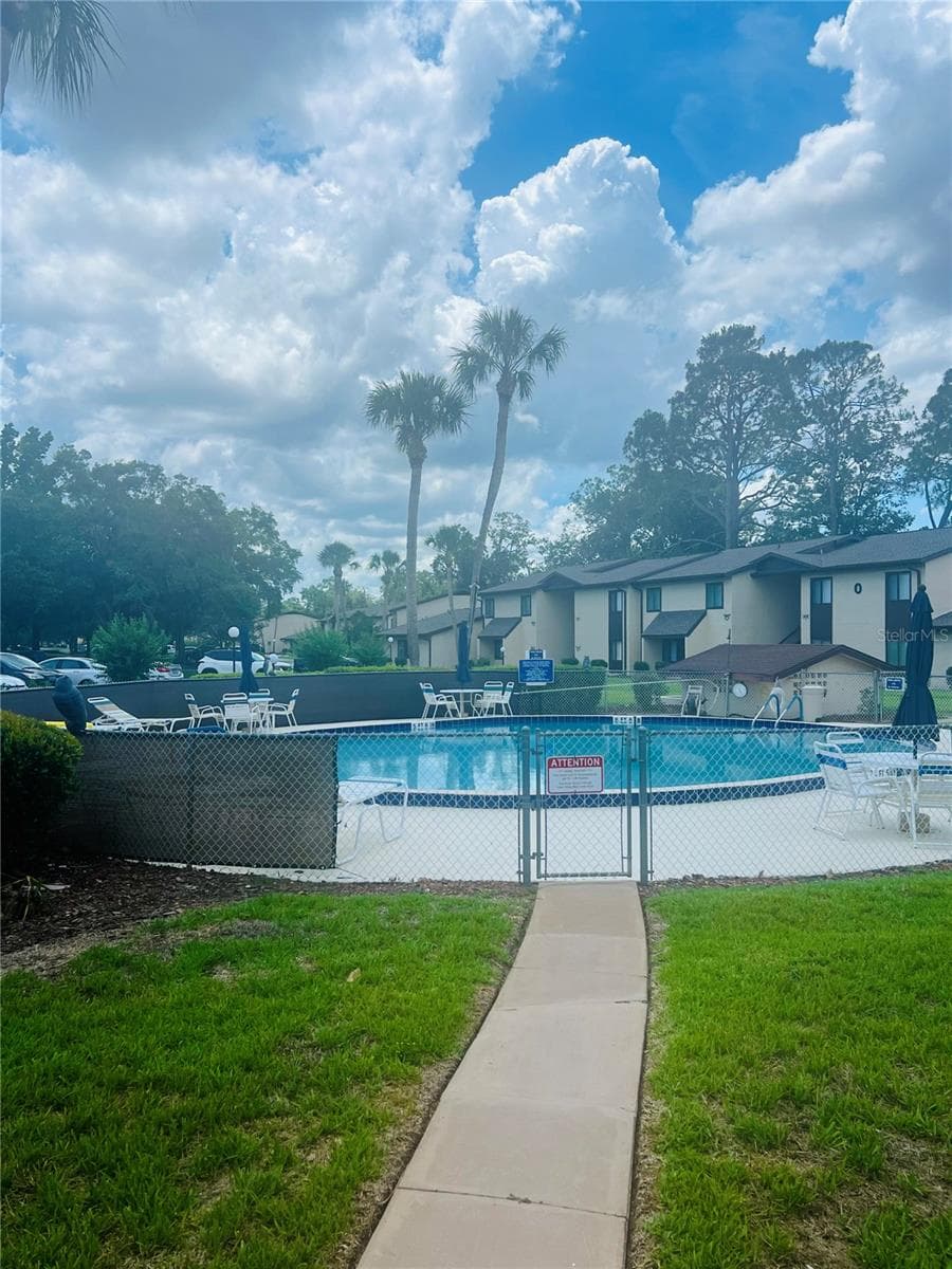625 MIDWAY DRIVE — photo 4 of 23