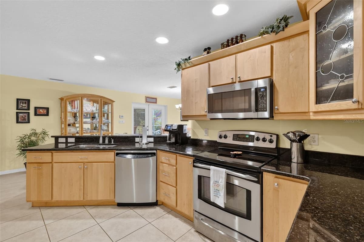 31151 DEAL DRIVE — photo 14 of 44