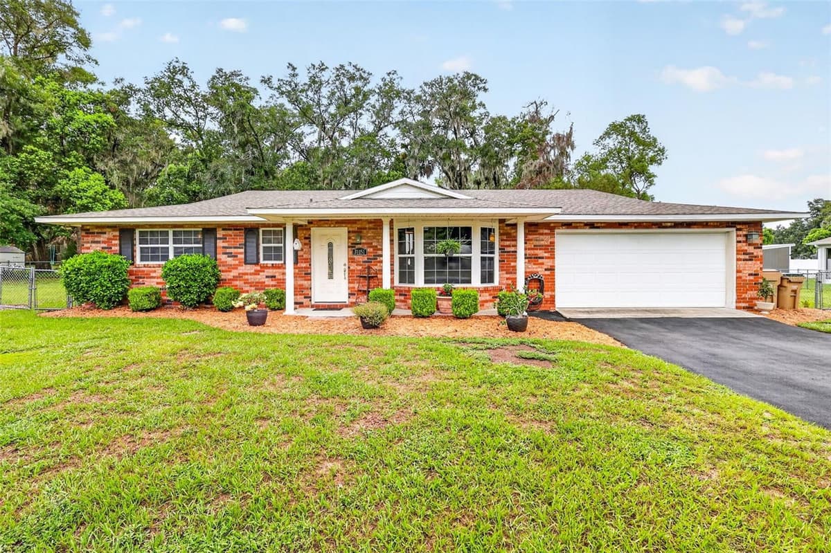 31151 DEAL DRIVE — photo 3 of 44