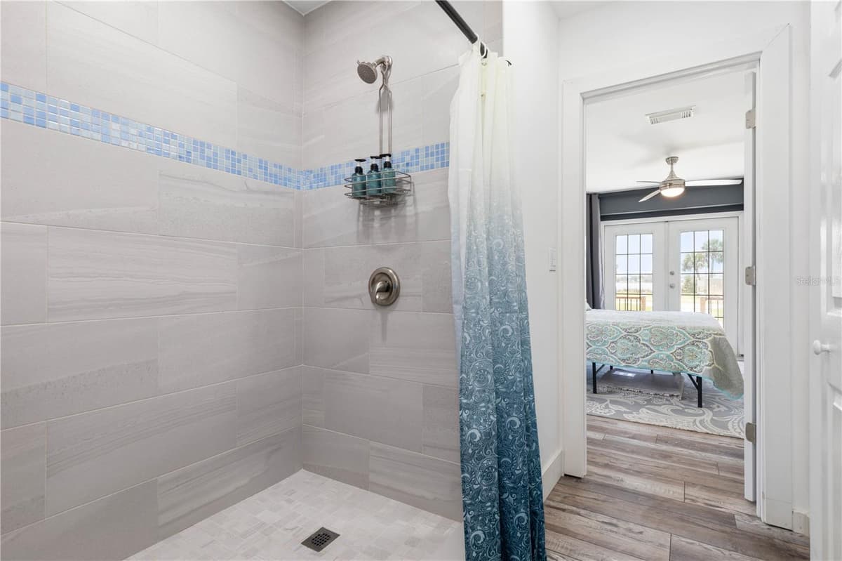 504 RIVERSIDE DRIVE — photo 18 of 45