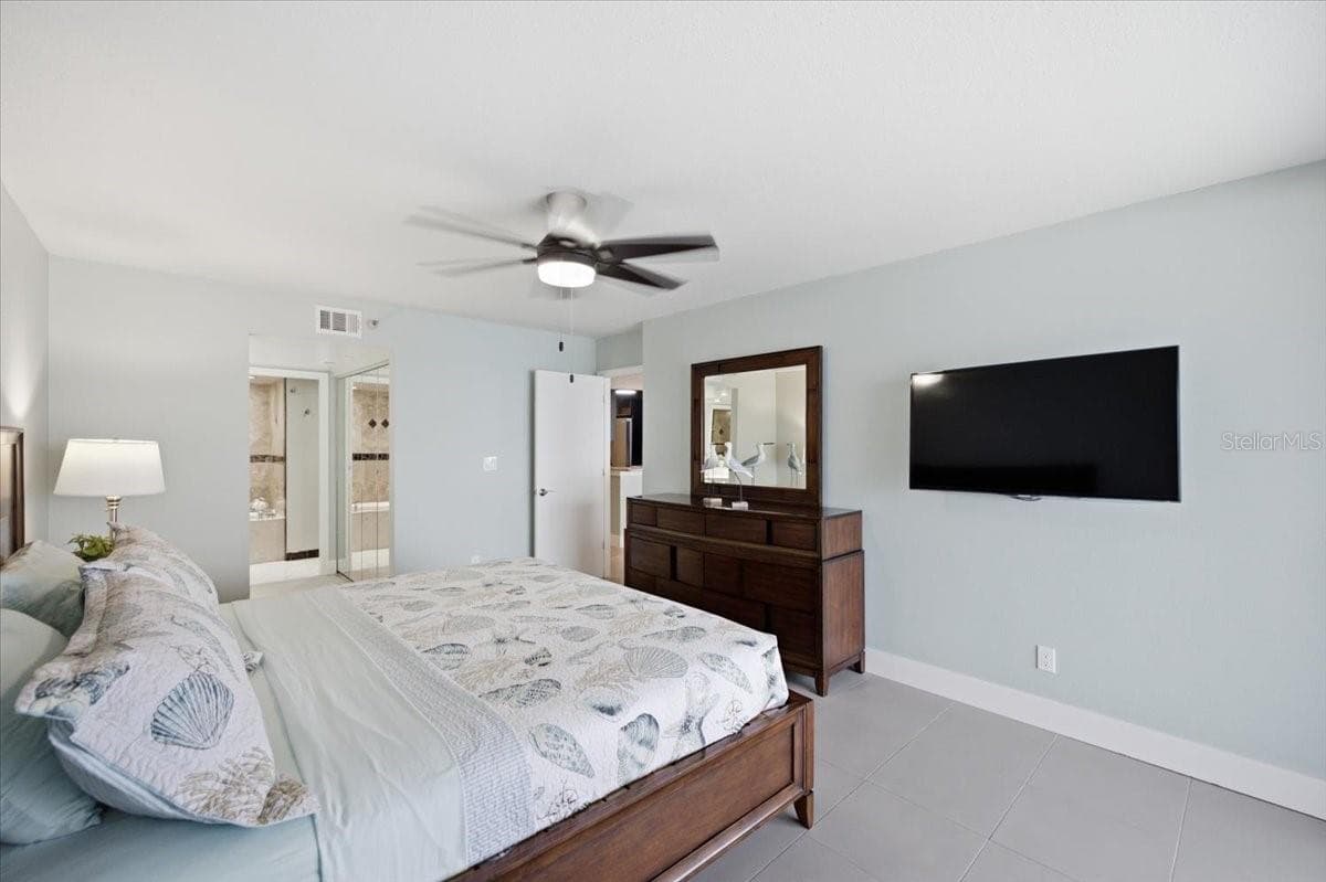 1310 GULF BOULEVARD — photo 12 of 57