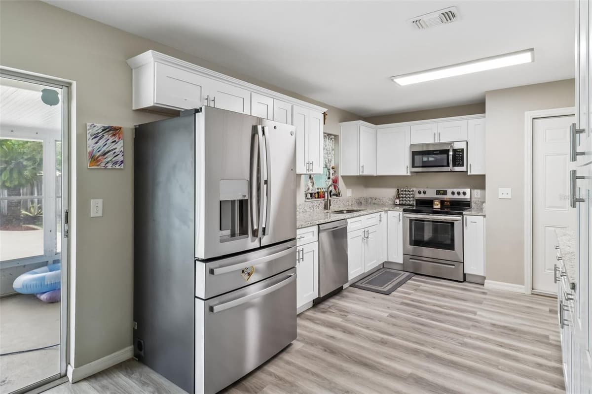 1200 HANCOCK DRIVE — photo 11 of 34